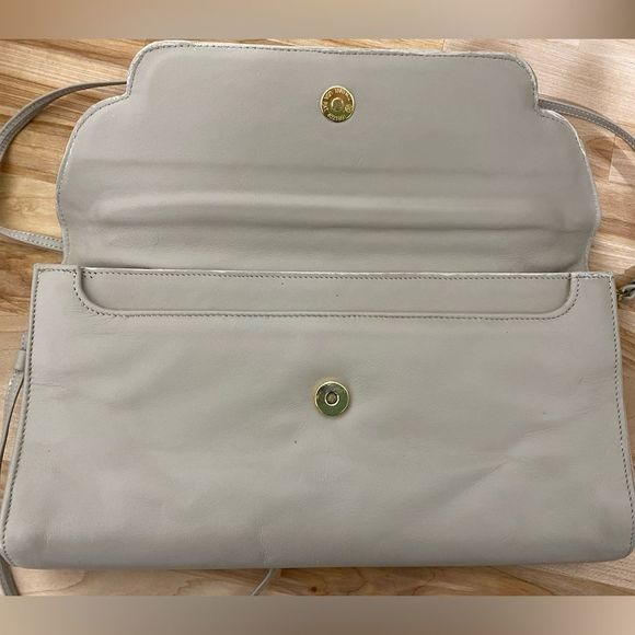 Etienne Aigner cream taupe color leather handbag purse with gold accents - Picture 6 of 16